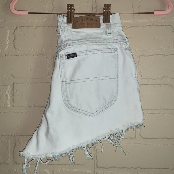 Vintage Distressed Frayed Cut Off Shorts - Picture 12 of 12